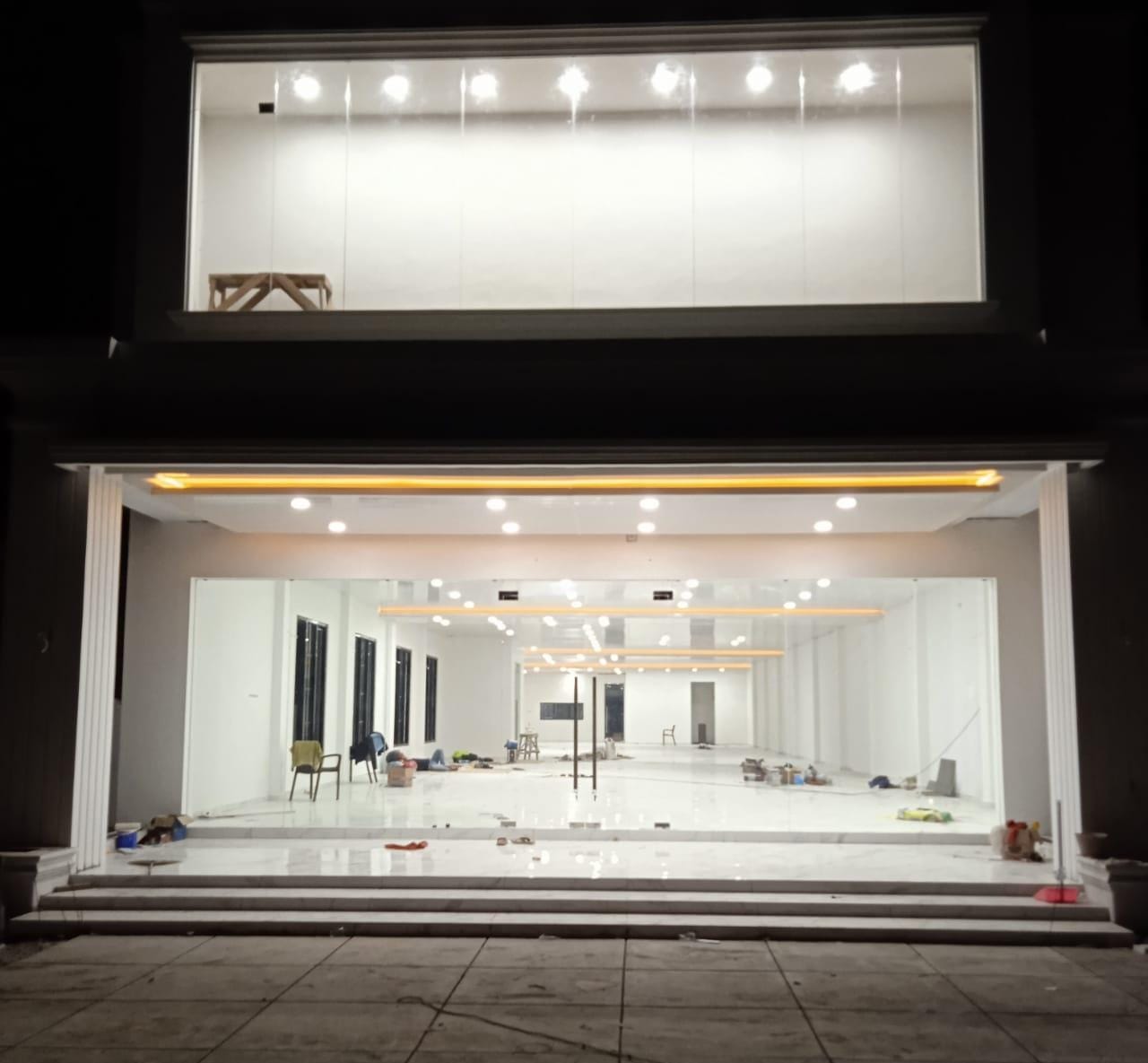Proyek Pemasangan Pintu Kaca